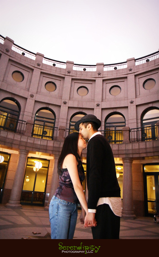 engagement session at the texas state capitol