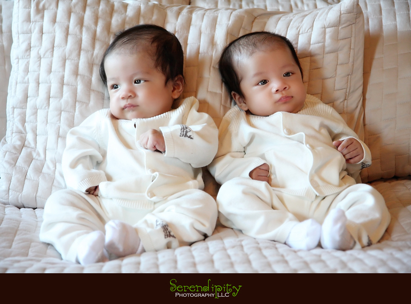 baby portrait, 3 month session, twins sitting up