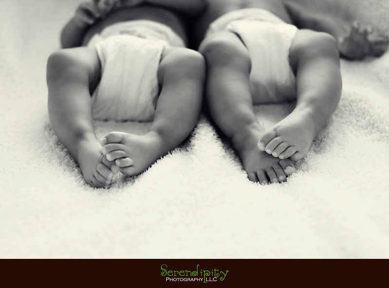 baby portrait, 3 month session, twins happy feet