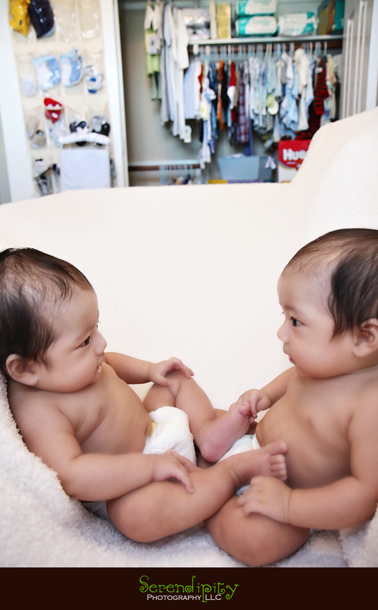  baby portrait, 3 month session, twins looking at each other