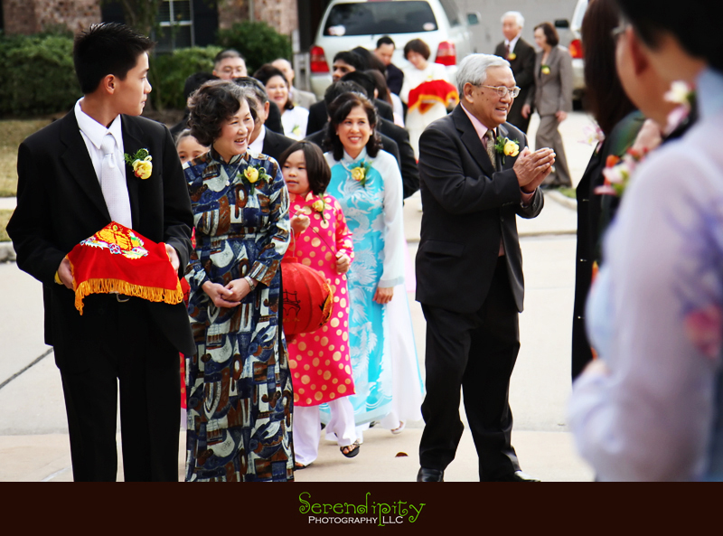  tea ceremony, Buddhist temple, kim son, Vietnamese wedding, groom's family is here