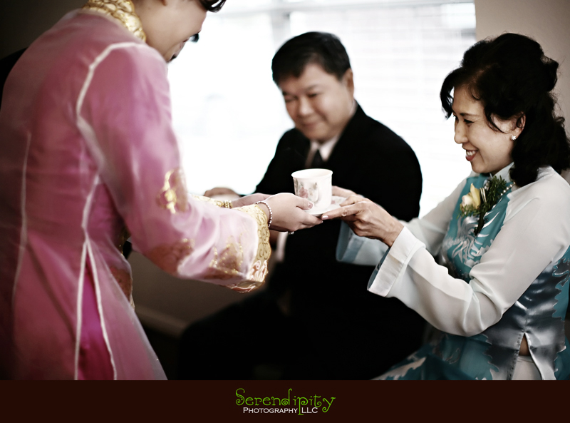  tea ceremony, Buddhist temple, kim son, Vietnamese wedding, bride offers tea to parents-in-law