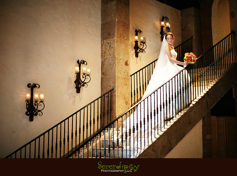 Paraiso Maravilla, bride in front of camera
