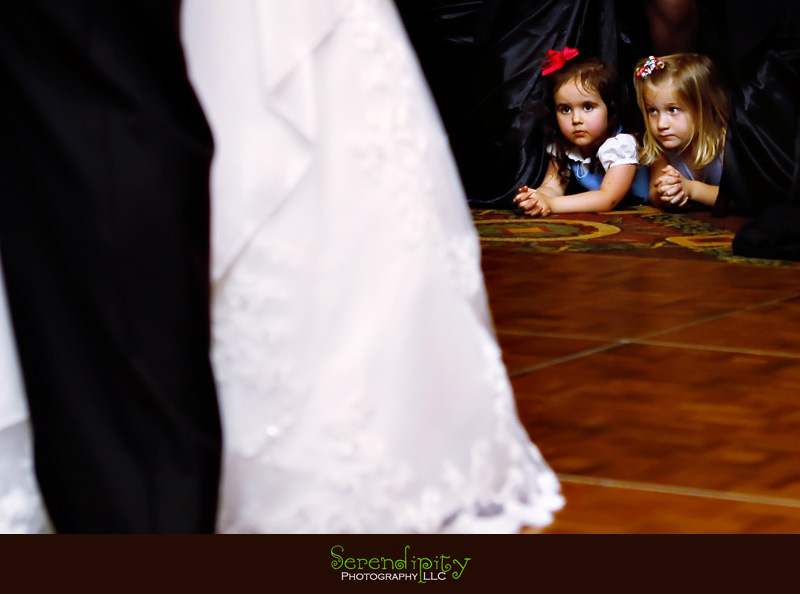 houston wedding photographer, little kids watching the dance