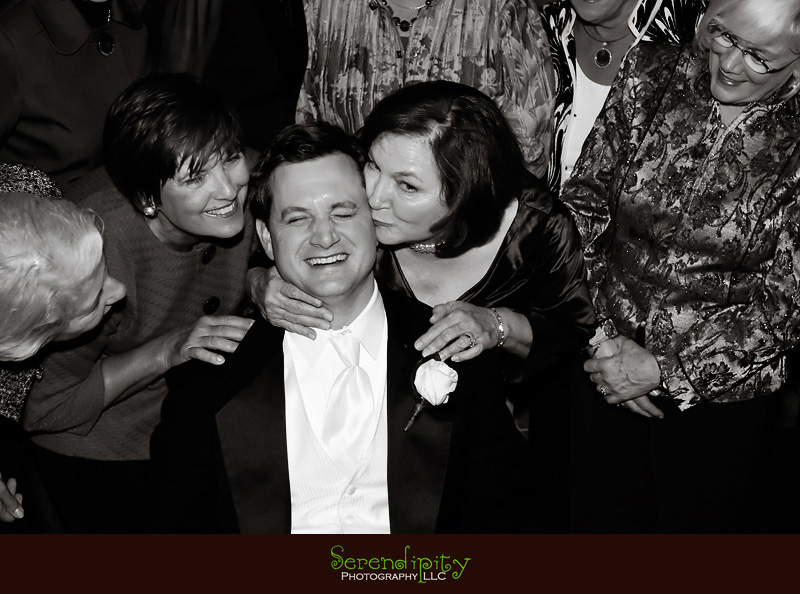houston wedding photographer, kisses from the ladies