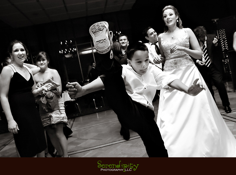 houston wedding photographer, wedding reception, dancing, petroleum club