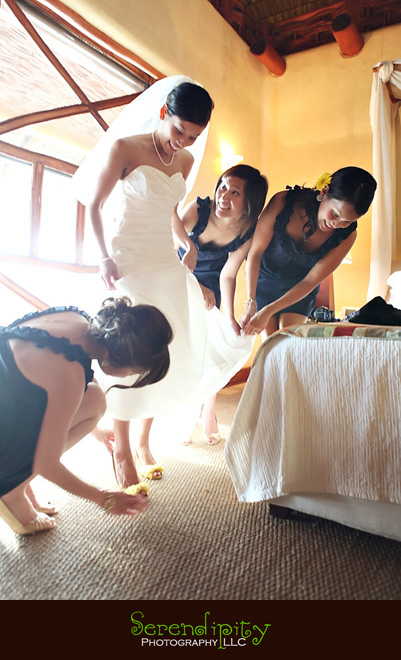 houston wedding photographer, Zihuatanejo, Mexico, destination wedding photography, bridesmaids helping bride with her shoes