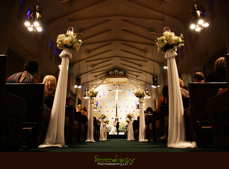 Houston wedding photographer, St Michael Catholic Church,  Houstonian Resort and Spa, church ceremony