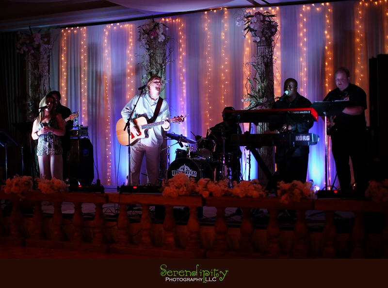 Houston wedding photographer, St Michael Catholic Church,  Houstonian Resort and Spa, reception live band, Dry Water