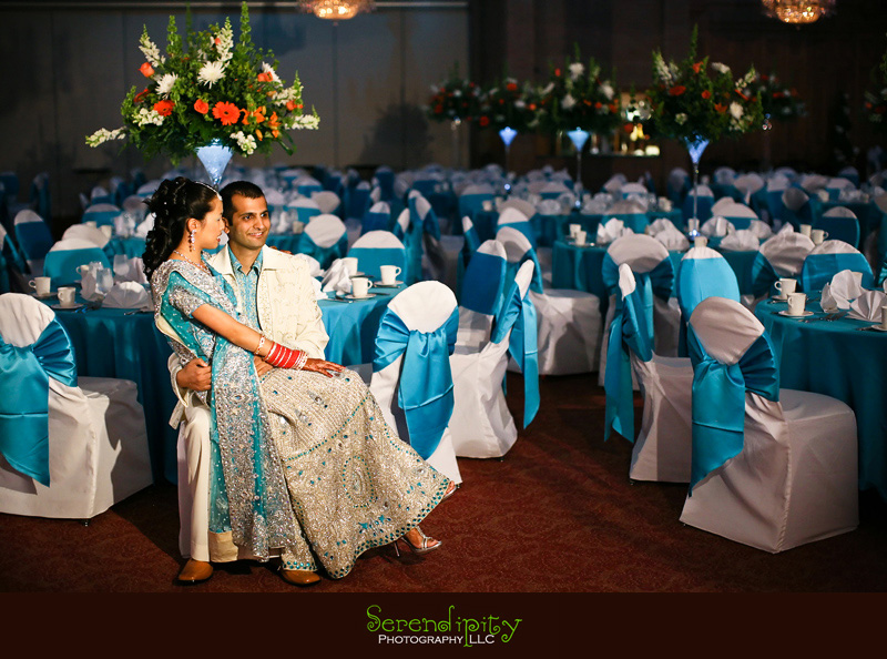 Houston wedding photographer, Destination Wedding Photography, hanging out at reception, Indian Wedding, Sikh Wedding