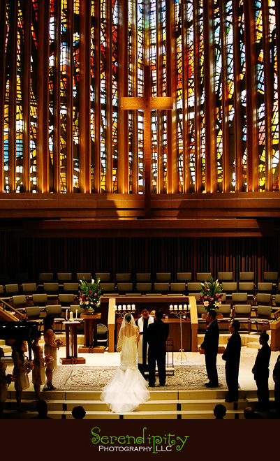 Houston wedding photographer, Memorial Drive Presbyterian, wedding ceremony at the church alter