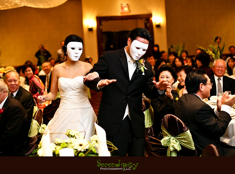 Houston wedding photographer, Vietnamese Wedding, Korean Wedding, bride and groom's grand entrance