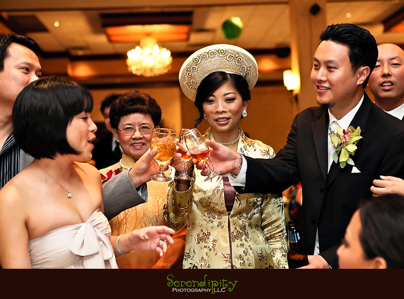 Houston wedding photographer, Vietnamese Wedding, Korean Wedding, toasts