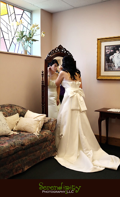 Houston wedding photographer, St. Vincent de Paul Catholic Church Houston, Houston Church Wedding Ceremony, West University Wedding Venue, West U Church for wedding, bride getting ready, bride putting on last touches