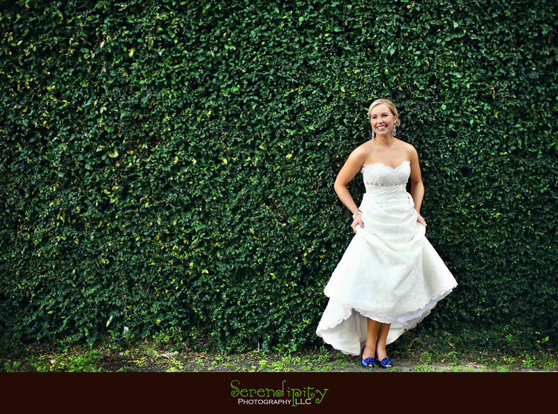 Courtyard on St James Place, Uptown Houston, bridal portrait, Houston Wedding photographer