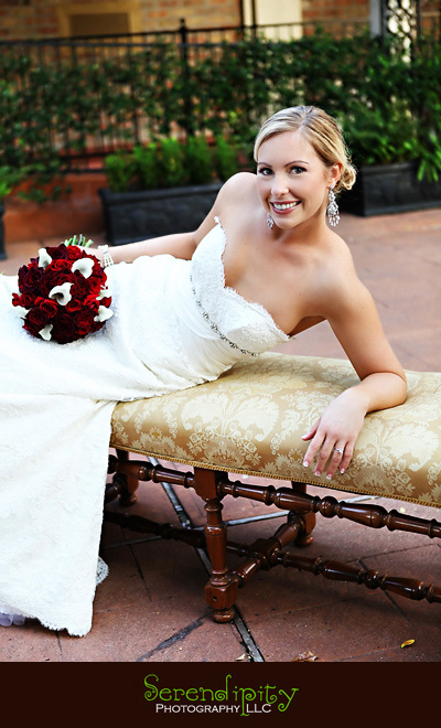 Courtyard on St James Place, Uptown Houston, bridal portrait, Houston Wedding photographer